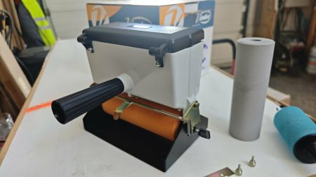 9d94dc90-d306-4f7c-9ee2-82e367607d95 VALJČEK ZA NANOS LEPILA EM125 T 180mm VIRUTEX