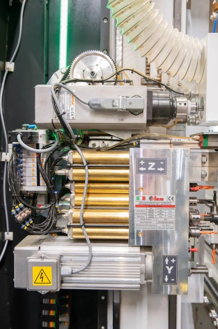 CNC FM 3000 VERTIKALNI VRTALNI STROJ